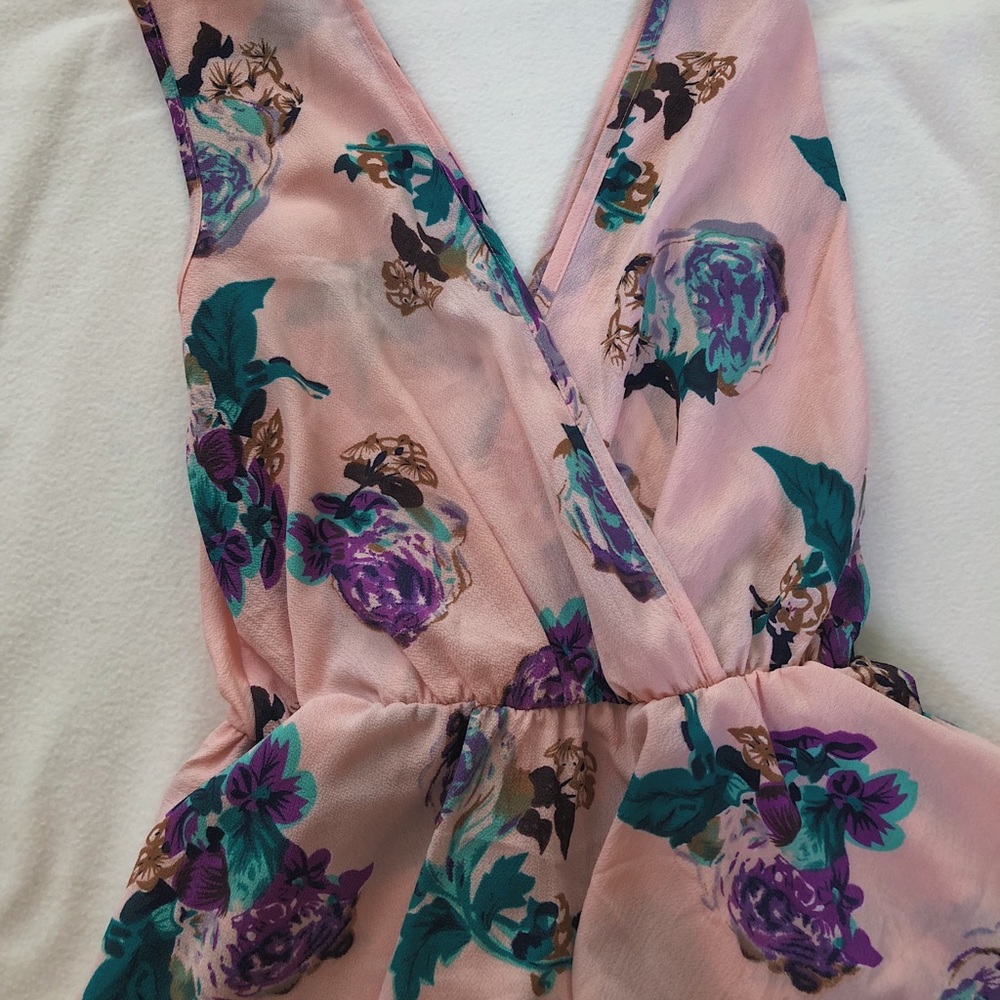 Floral Romper 🌺 - Picture 1 of 4